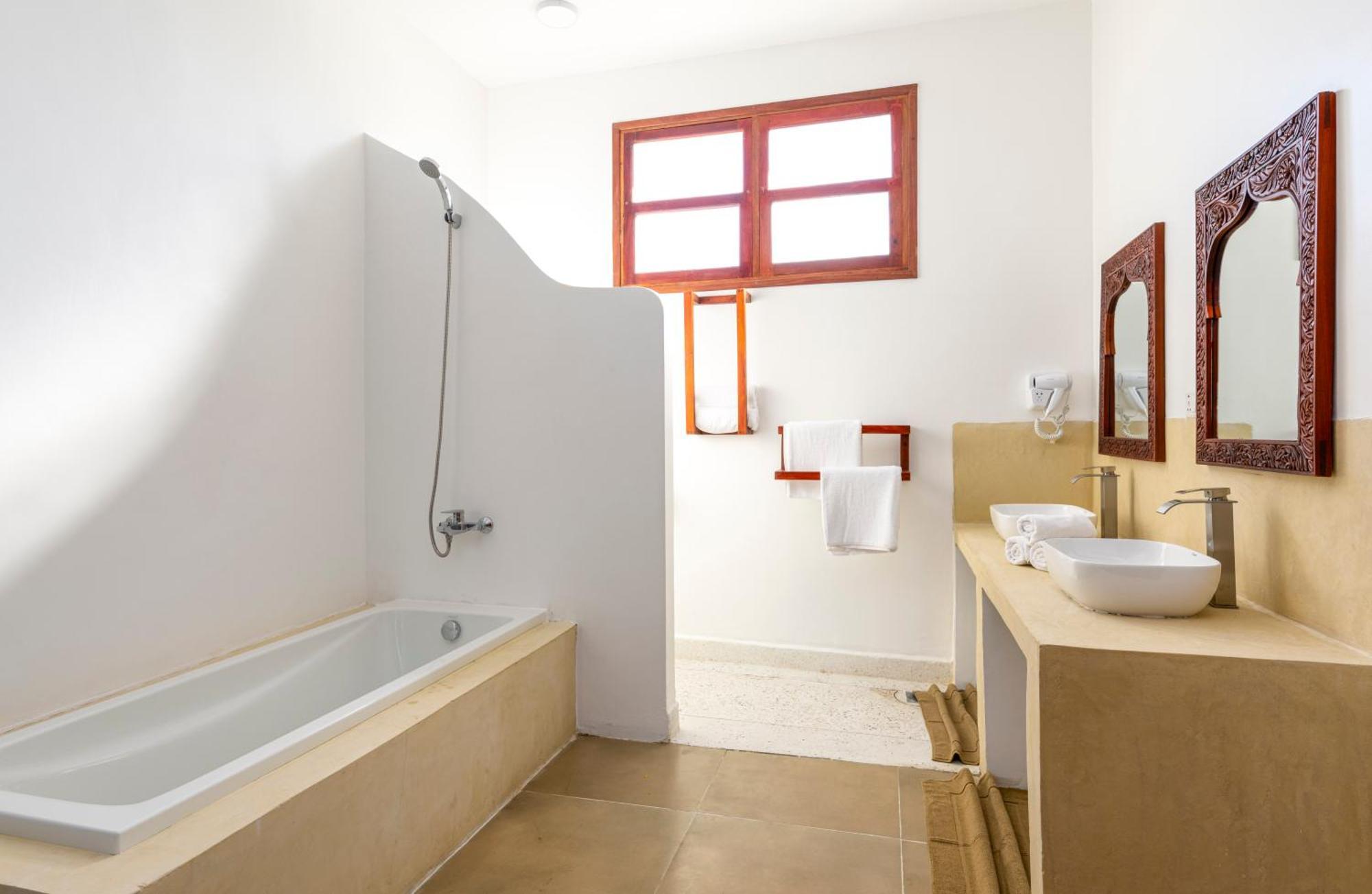 Tasneem Islamic Luxury Suites ジャンビアニ エクステリア 写真